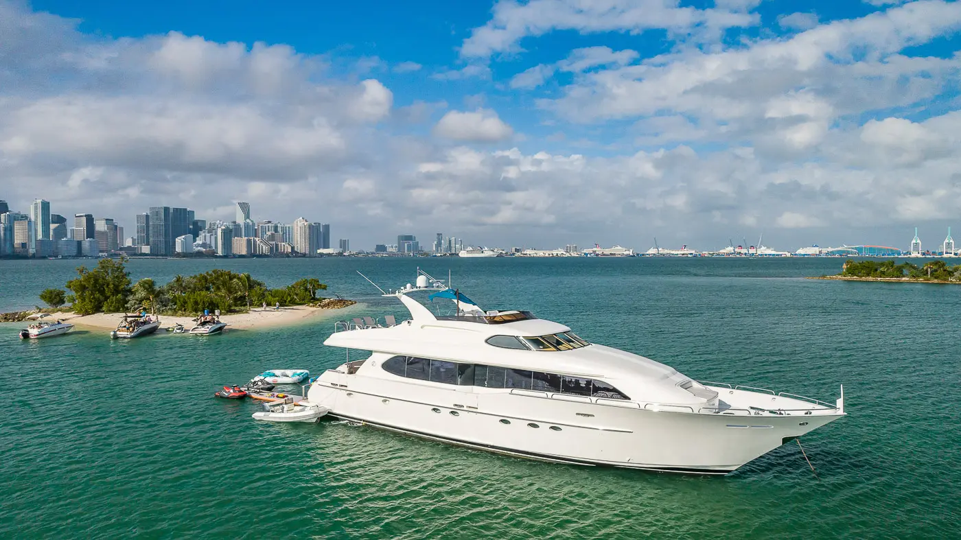 SOLD! 2000 94’ Lazzara