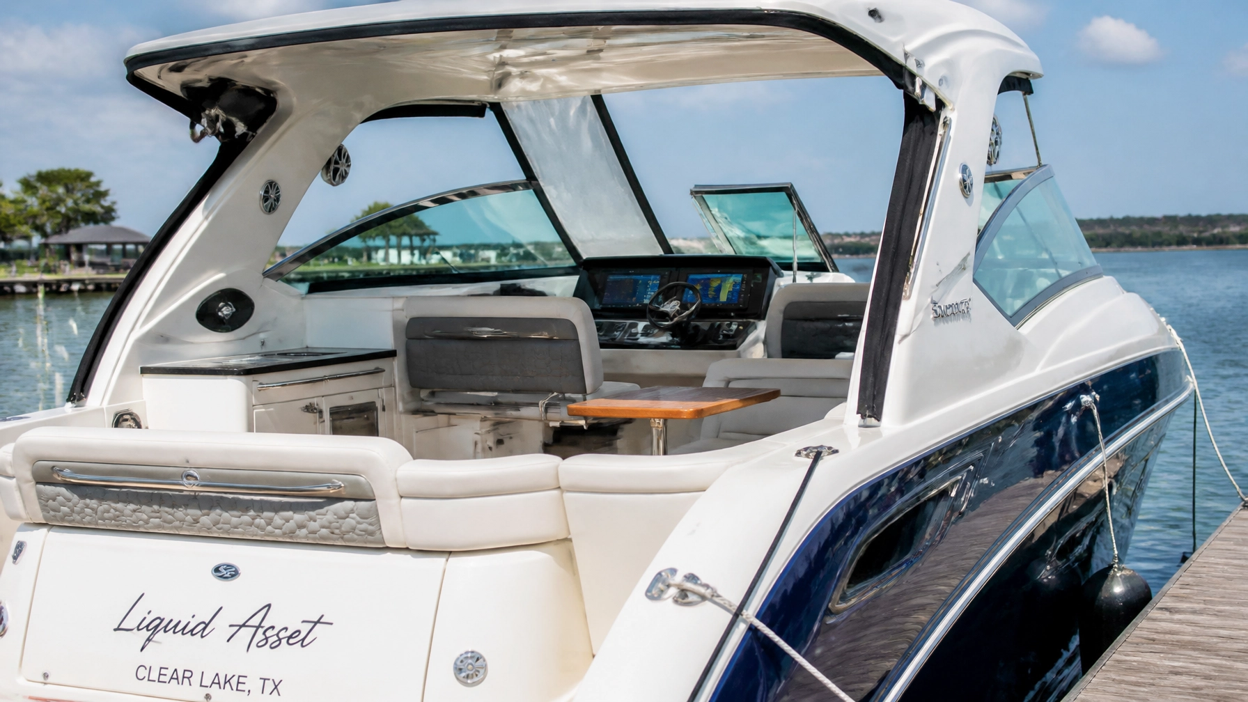 Modern Brokerage Yacht in Clear Lake