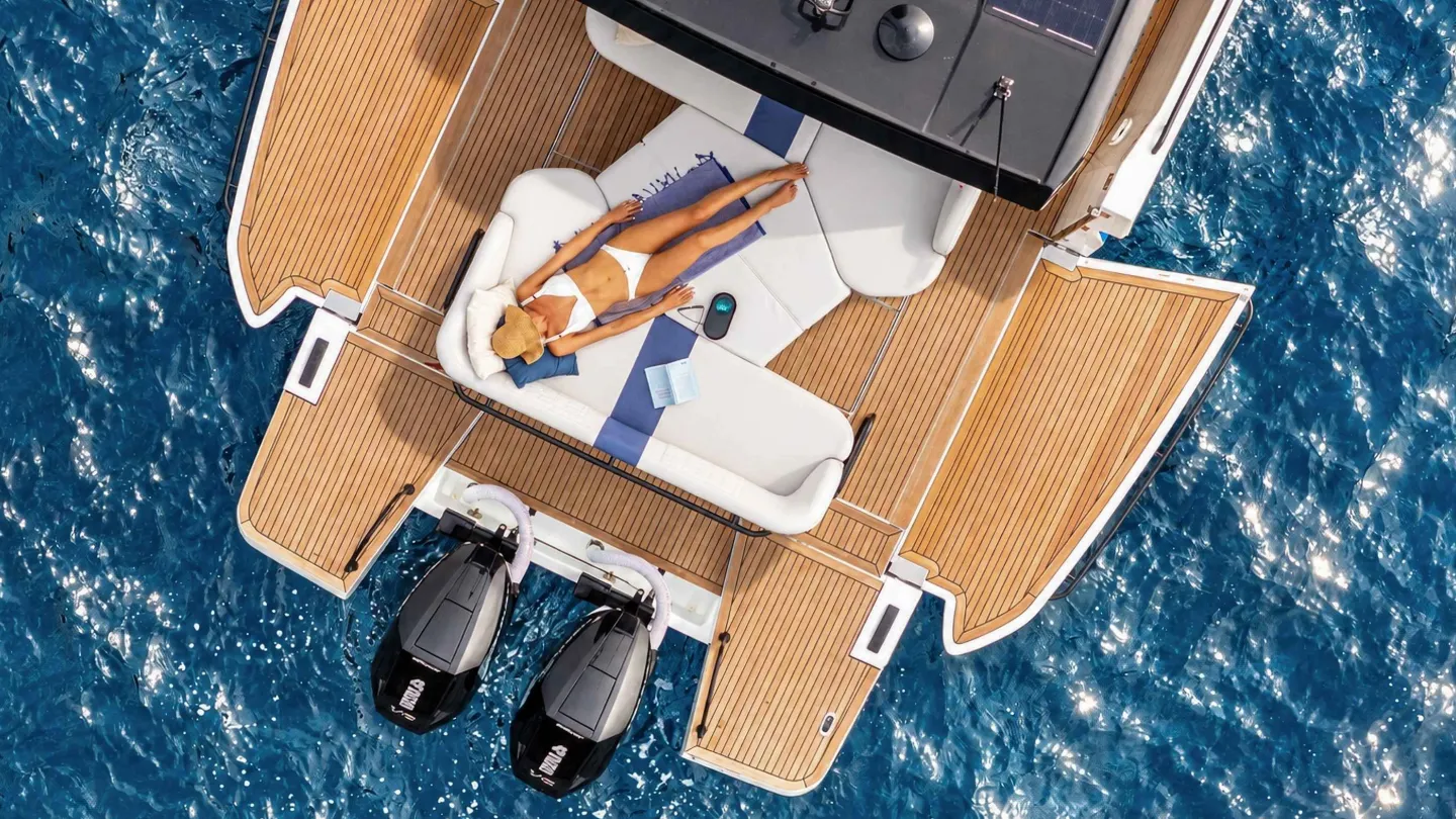 Beneteau Gran Turismo 40 Open express cruiser