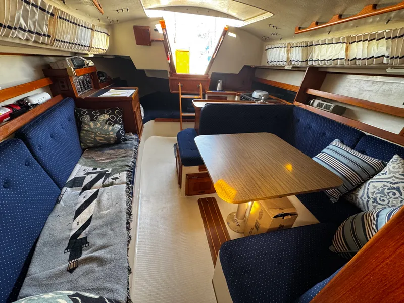 1985 Catalina sloop