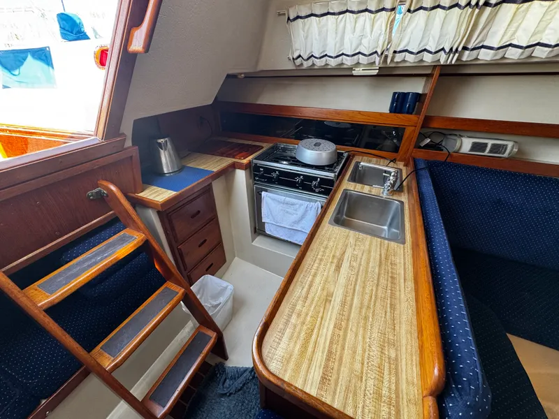 1985 Catalina sloop