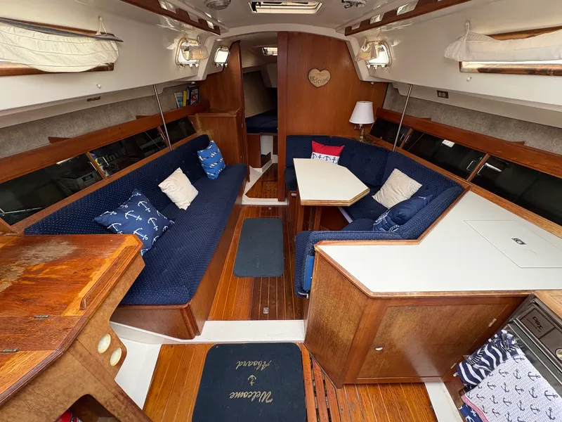 1986 Hunter 31 Sloop