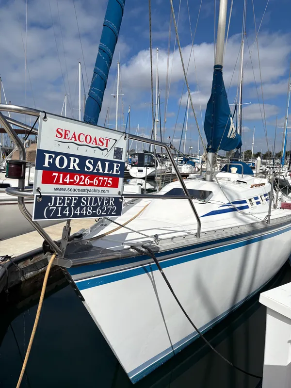 1986 Hunter 31 Sloop