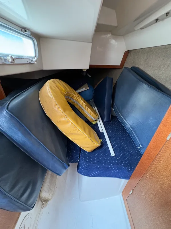 1986 Hunter 31 Sloop