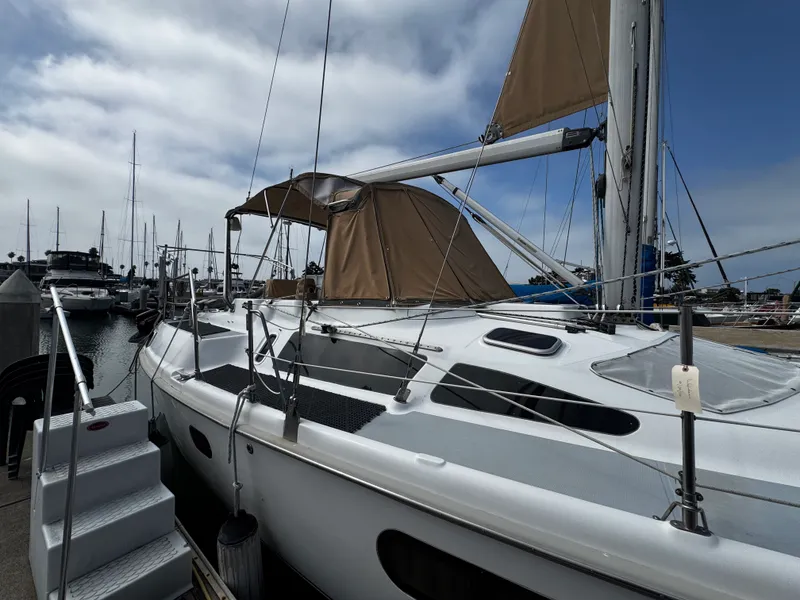 2000 Hunter Passage
