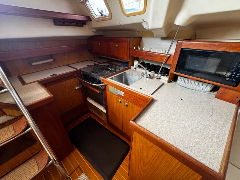 2000 Hunter Passage