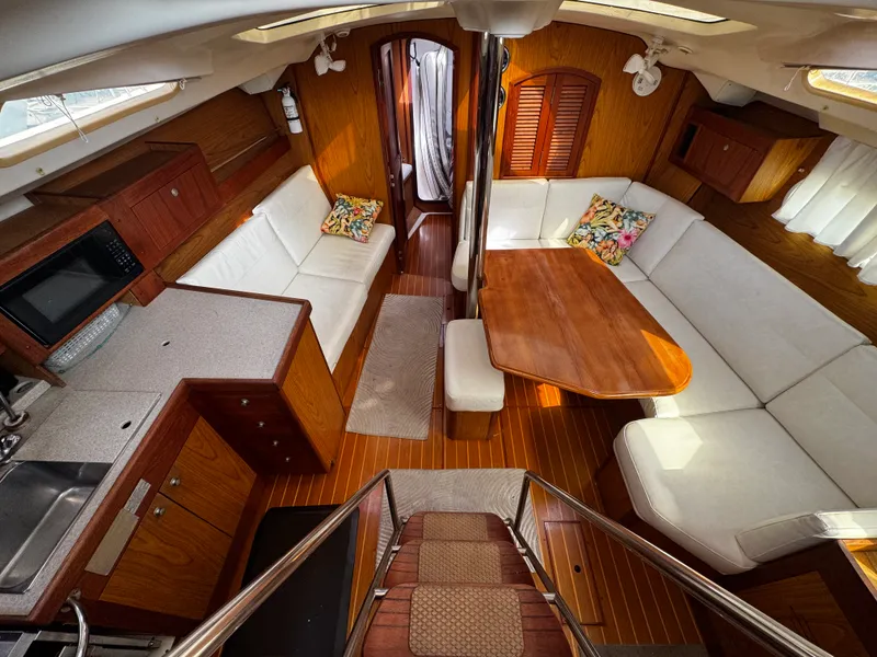 2000 Hunter Passage