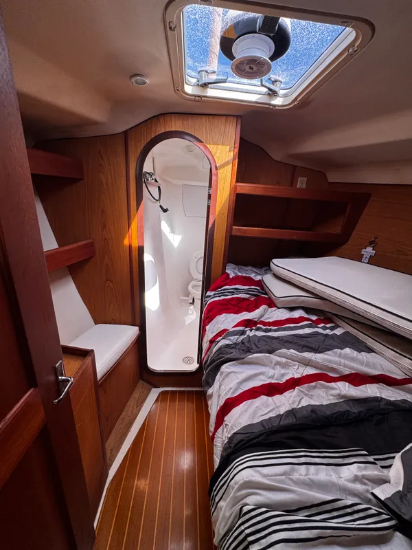 2000 Hunter Passage