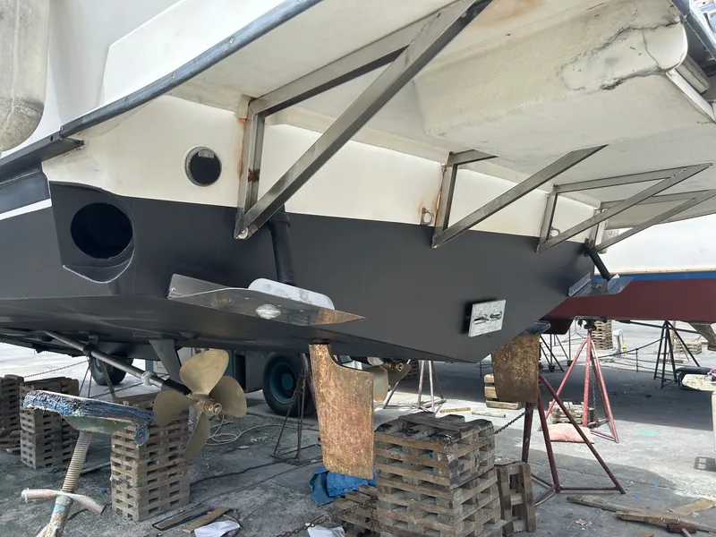 1994 Bayliner 4587