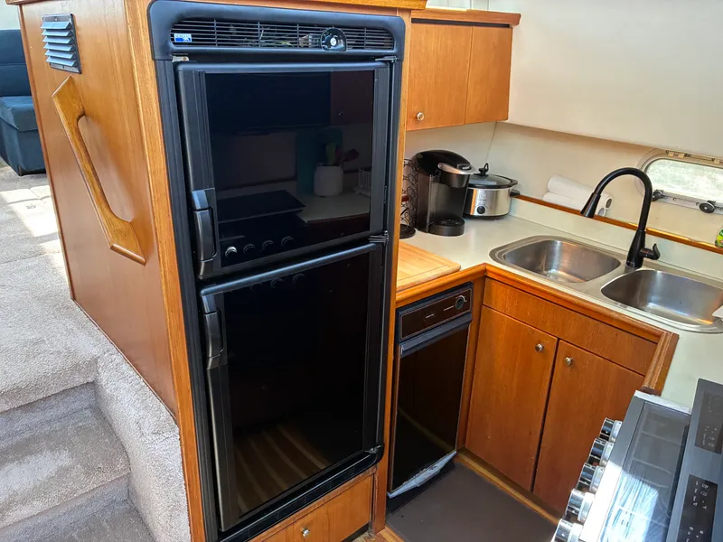 1994 Bayliner 4587