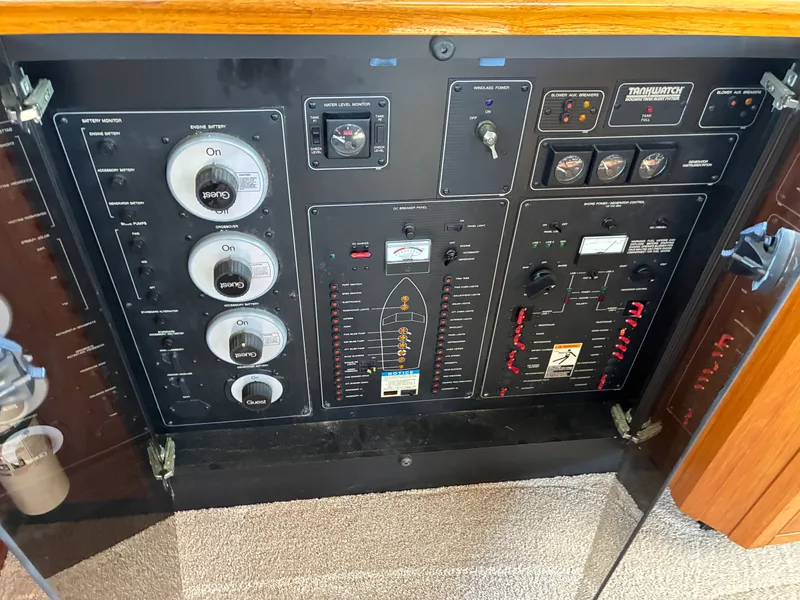 1994 Bayliner 4587