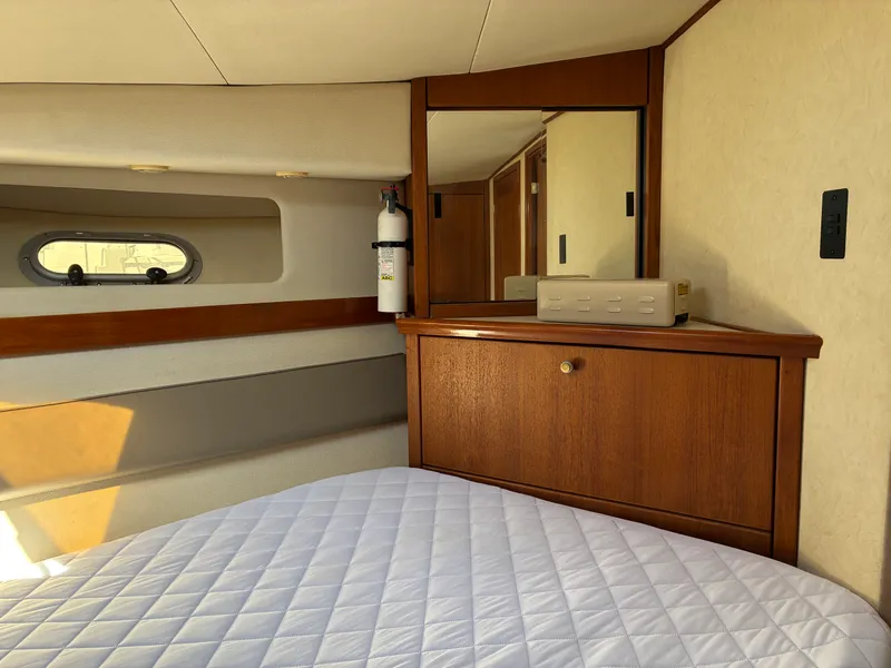 1994 Bayliner 4587