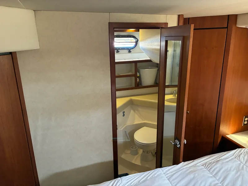 1994 Bayliner 4587
