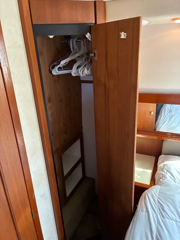 1994 Bayliner 4587