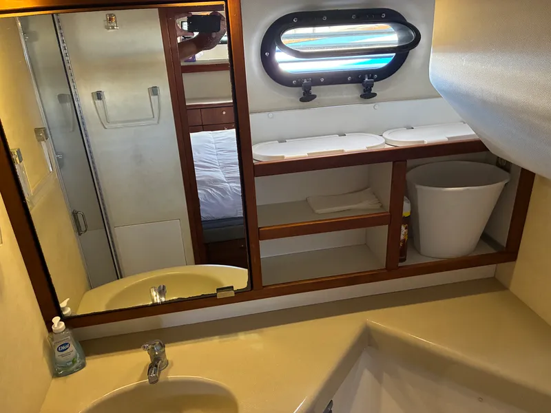 1994 Bayliner 4587