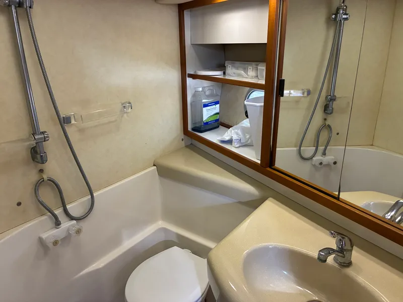 1994 Bayliner 4587