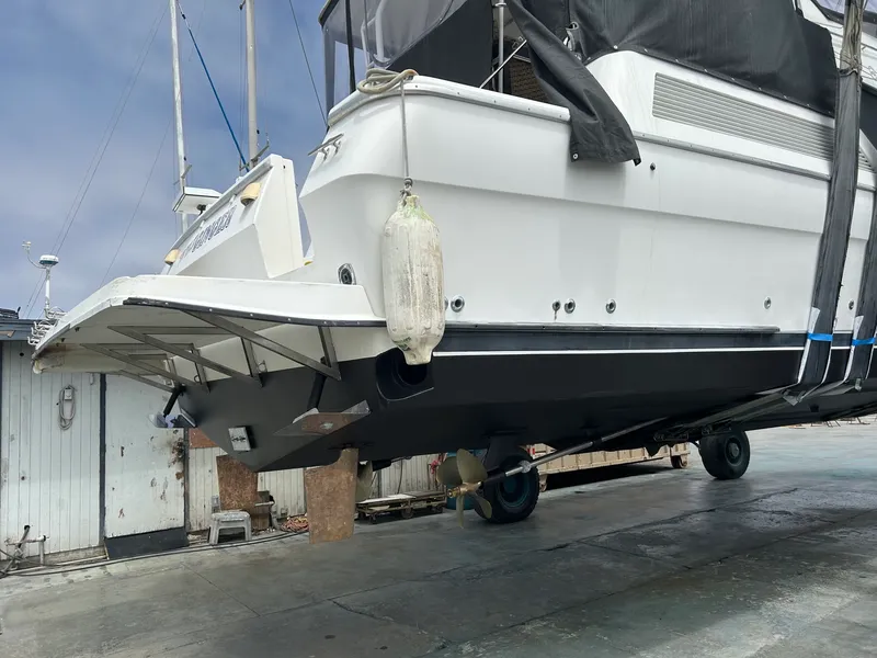 1994 Bayliner 4587