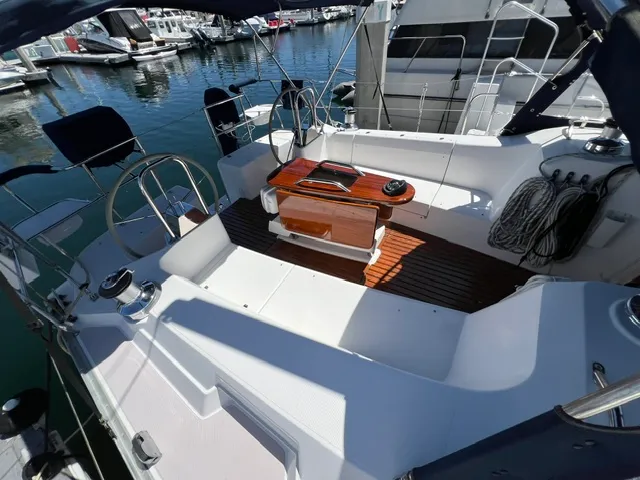 2010 Catalina 445