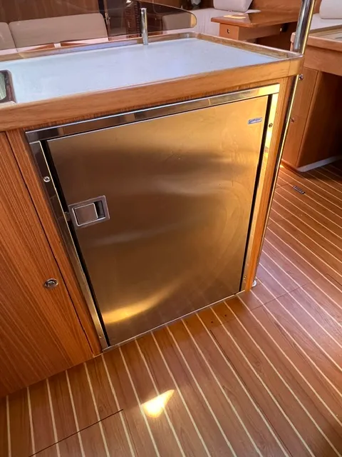 2010 Catalina 445