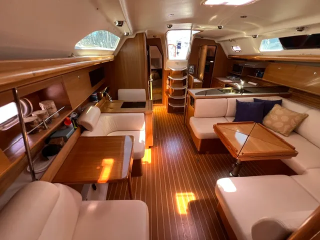 2010 Catalina 445