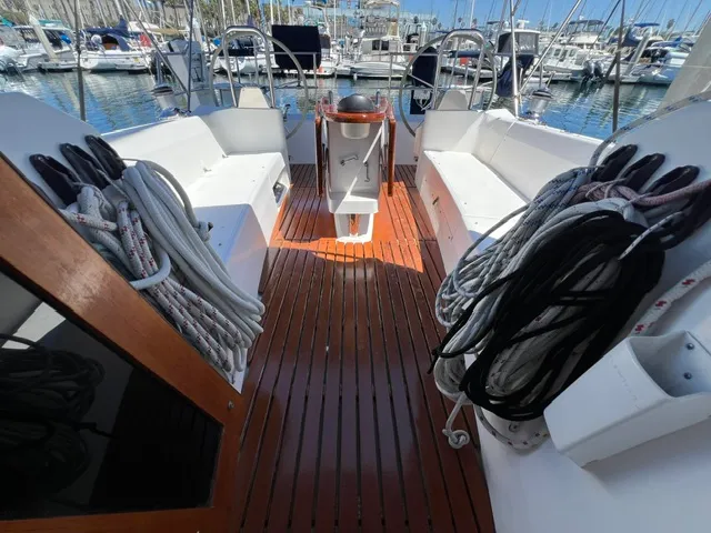 2010 Catalina 445