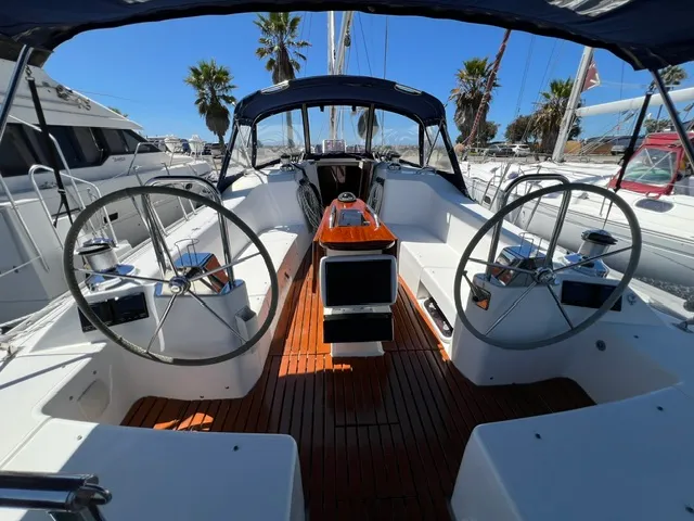 2010 Catalina 445
