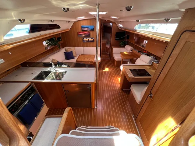2010 Catalina 445