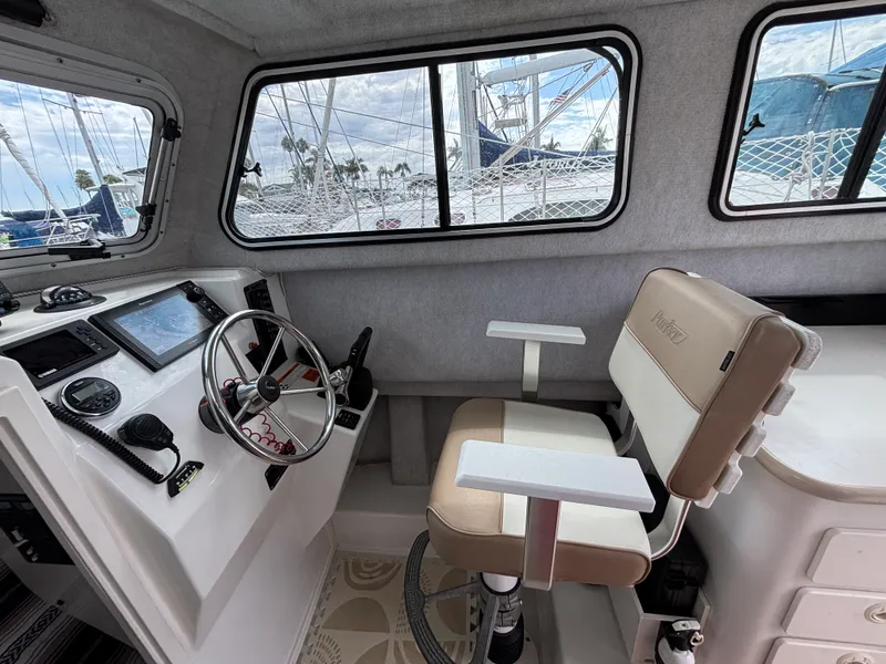 2017 Parker 2530