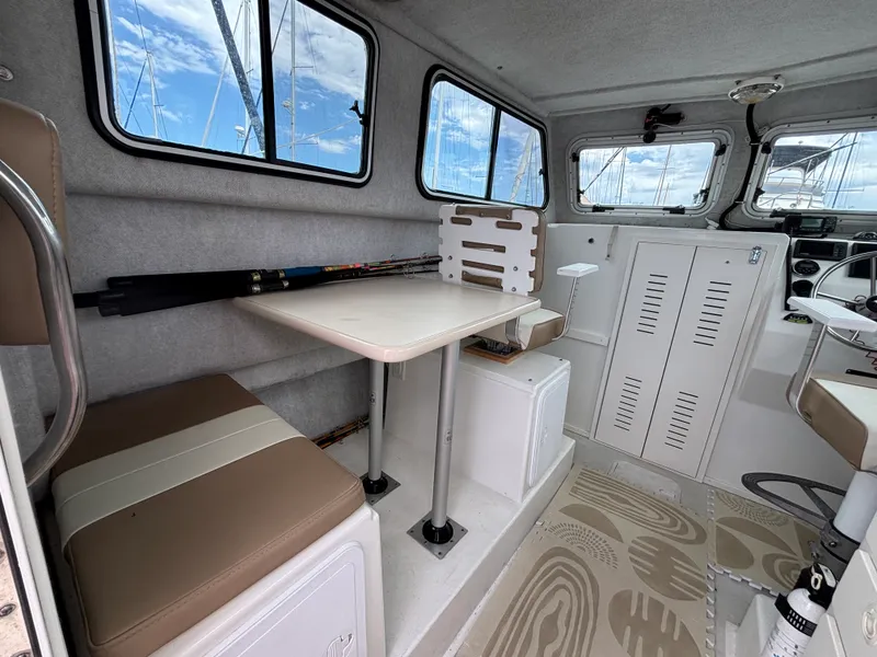 2017 Parker 2530