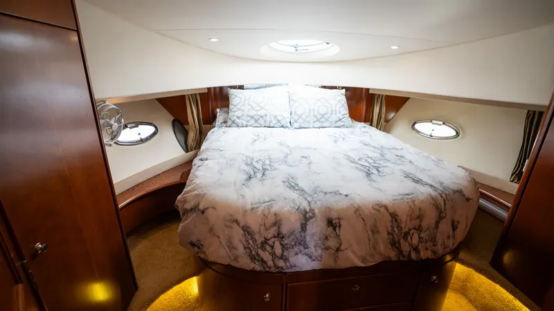 2017 Silverton Flybridge