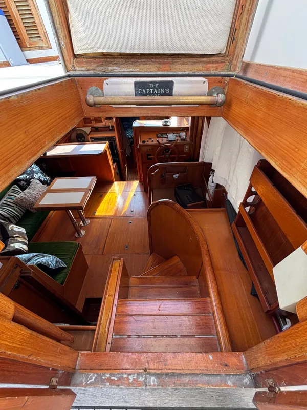 1987 Marine Trader
