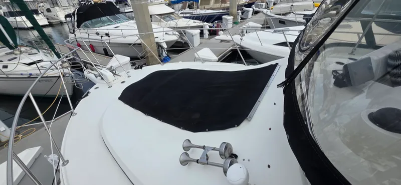 1985 .Carver 36 Mariner