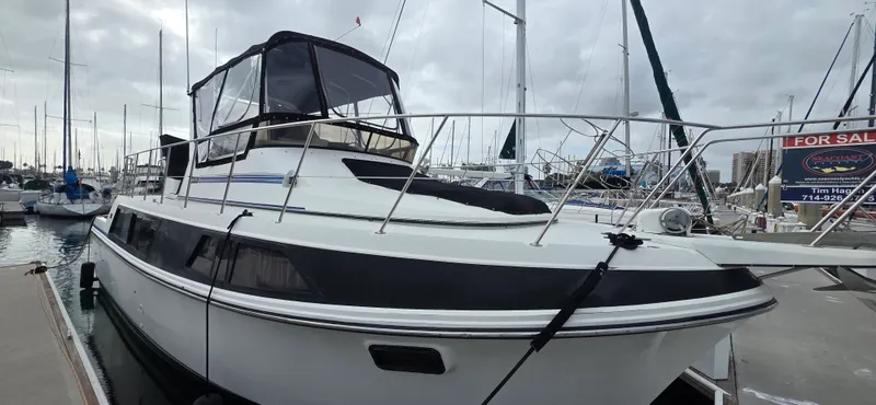 1985 .Carver 36 Mariner