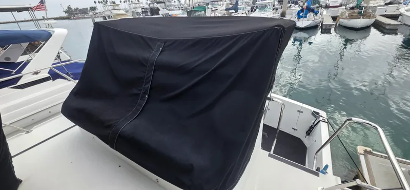 1985 .Carver 36 Mariner