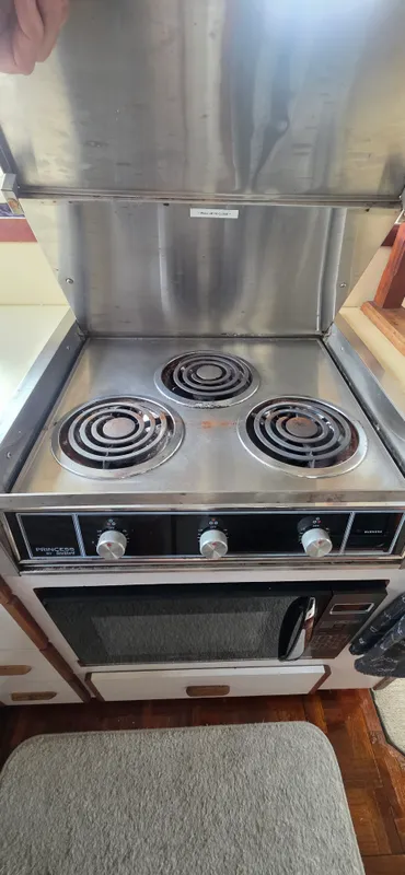 1985 .Carver 36 Mariner
