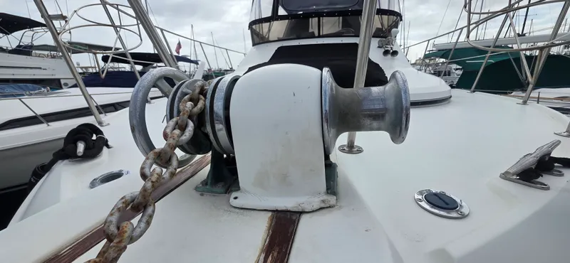 1985 .Carver 36 Mariner
