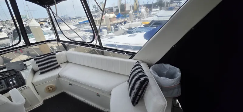 1985 .Carver 36 Mariner