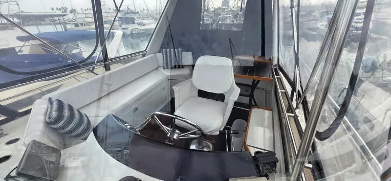 1985 .Carver 36 Mariner