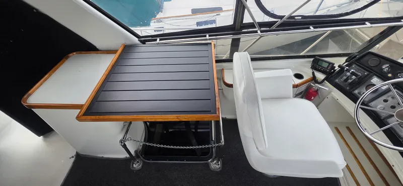 1985 .Carver 36 Mariner