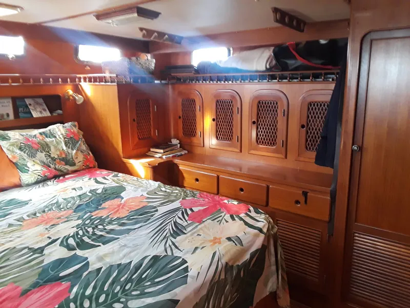 1984 Spindrift 39 ft. Aft Cabin Twin Diesel