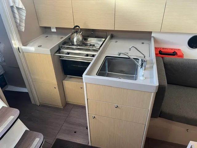 2024 Beneteau 381