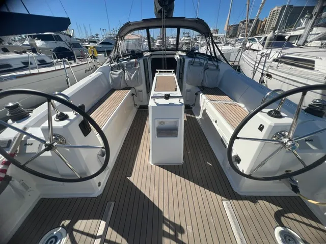 2024 Beneteau 381
