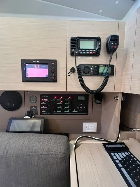 2024 Beneteau 381