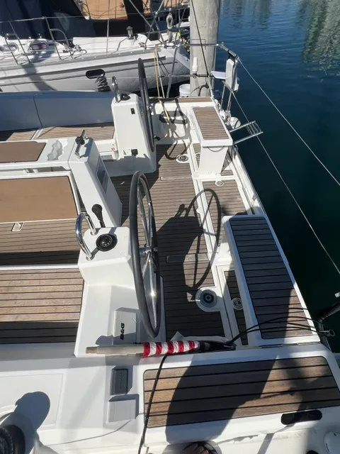 2024 Beneteau 381