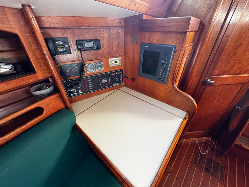 1987 Ericson 38-200