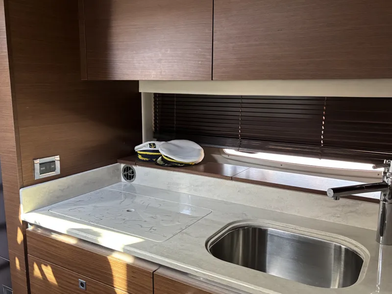 2012 Sea Ray 470 Sundancer