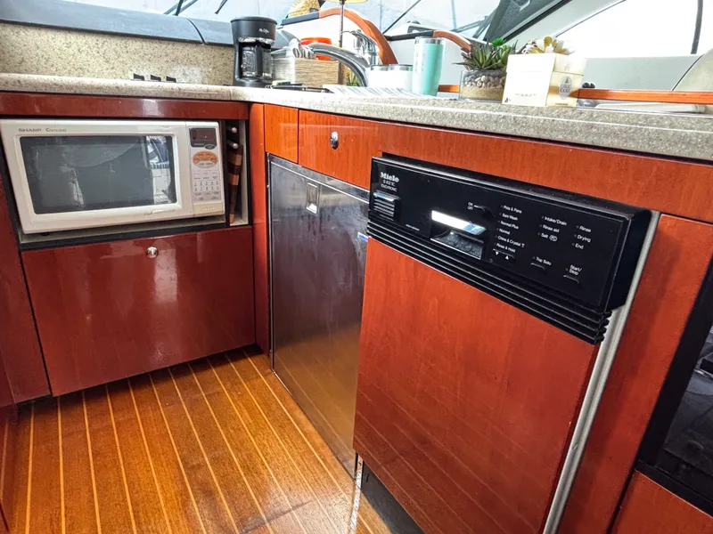 2004 Fairline Phantom